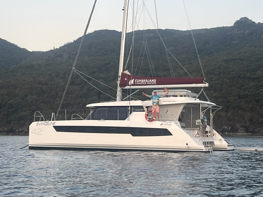 Cumberland Charter Yachts-艾尔利滩必去景点