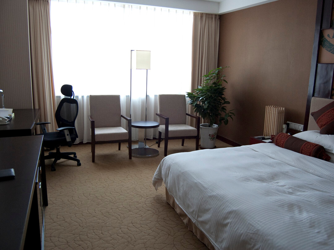 东仕戴斯大酒店主图