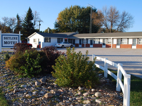 Skyline Motel