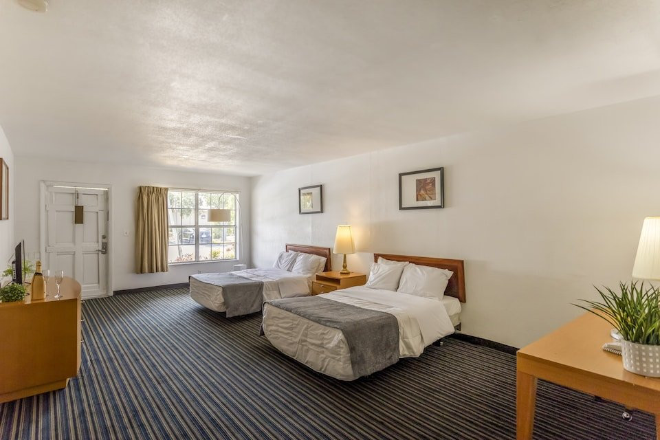 OYO Hotel Pompano Beach