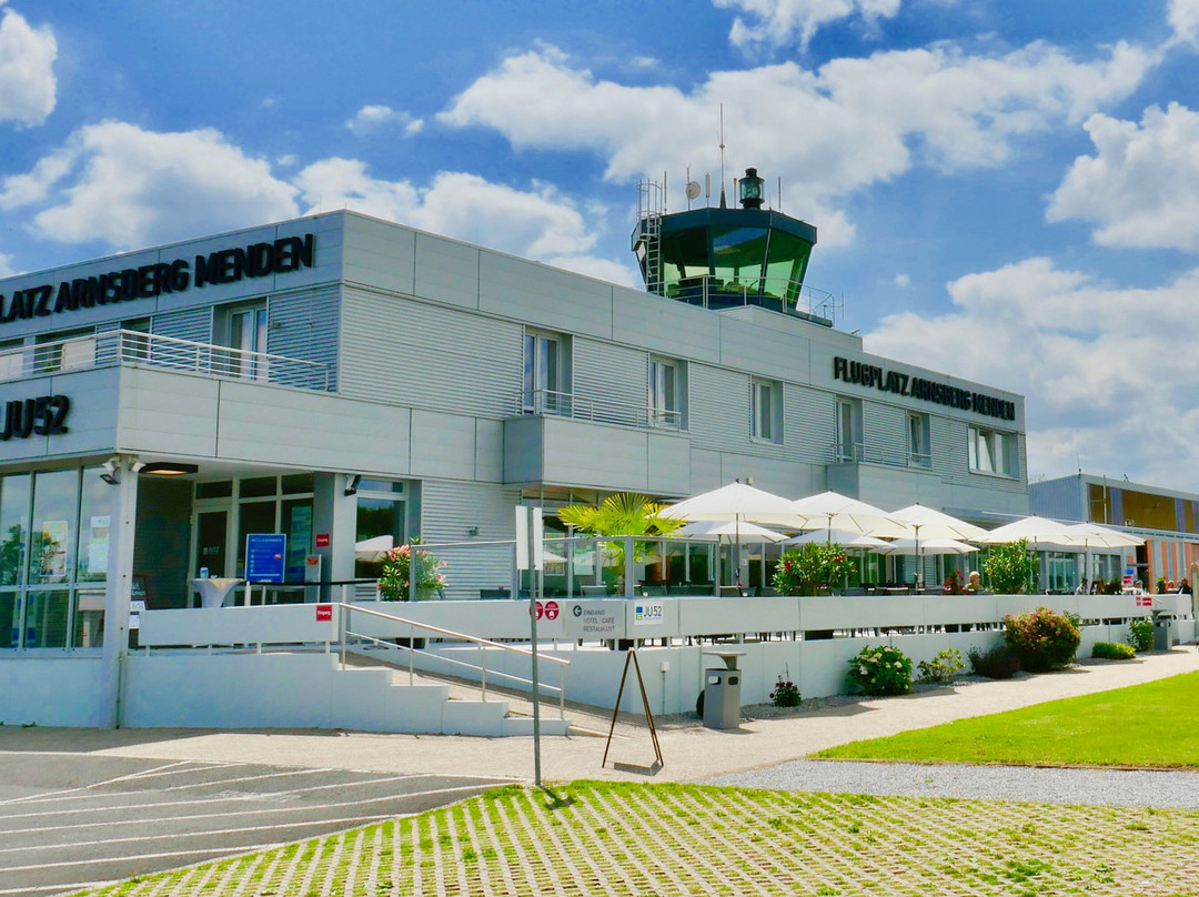 Arnsberg酒店住宿-朗格JU52餐厅酒店