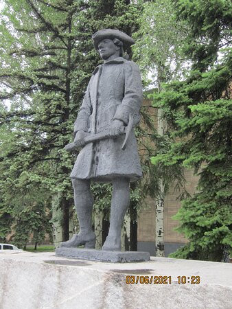 Monument to Grigoriy Kapustin-Makiivka必去景点