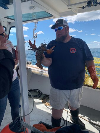 Captain Bobs Lobster Tours & Fishing Charters-汉普顿必去景点