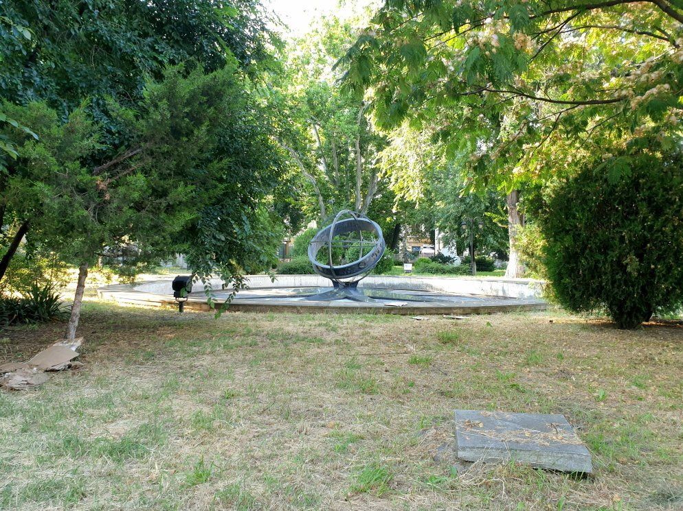 Kilometre Zero Monument-布加勒斯特必去景点
