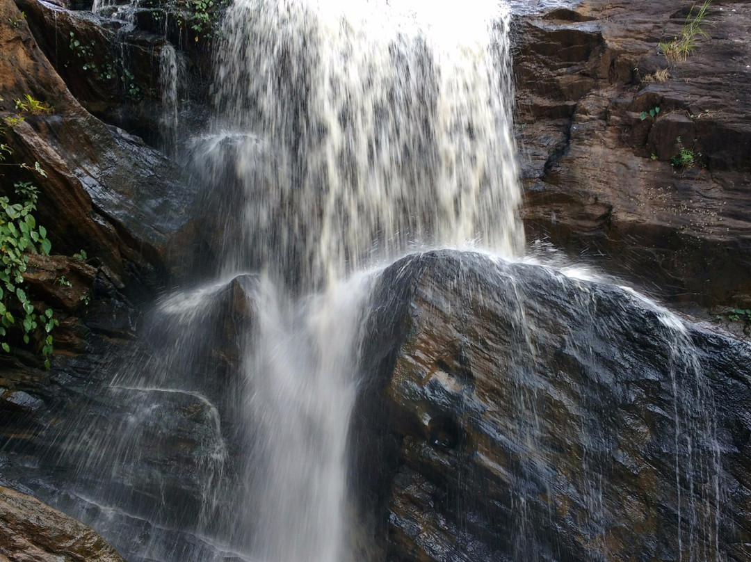 Rani Duduma Waterfalls景点图片