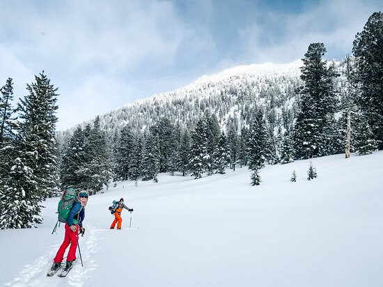 Hellroaring Powder Guides-西黄石镇必去景点
