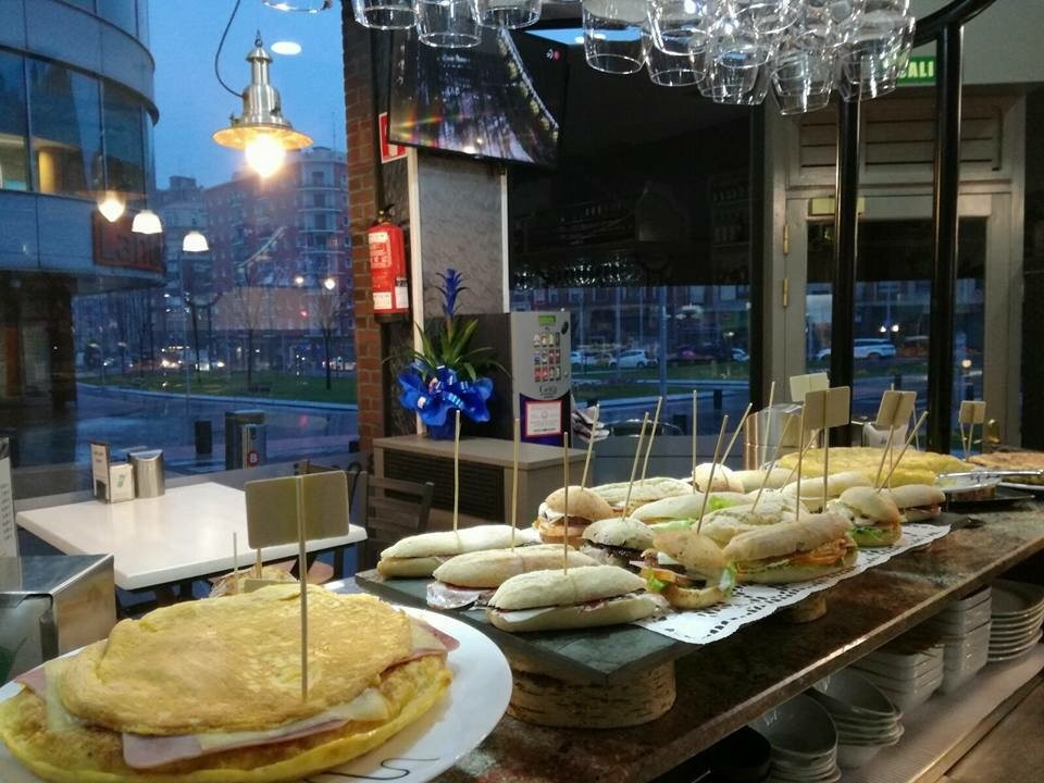 Alonsotegi餐馆和美食-Cafe Bar Bagoi