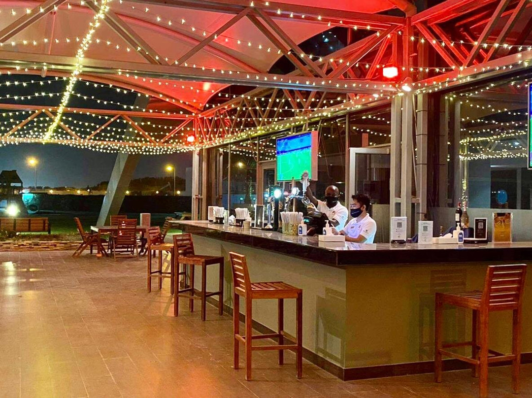 Al Mazrowiah餐馆和美食-Slice