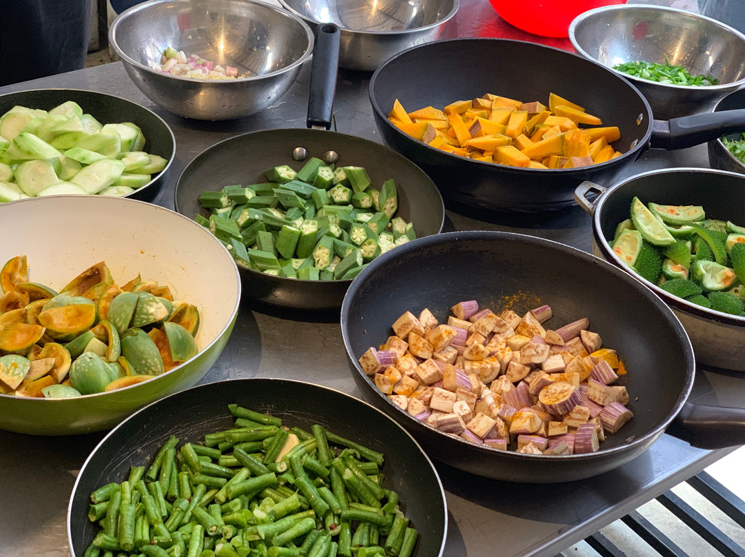 The Authentic Cooking & Demonstration-加勒必去景点