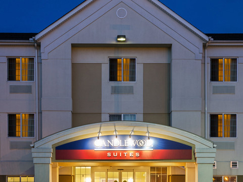 Candlewood Suites 温莎锁布拉德利ARPT主图