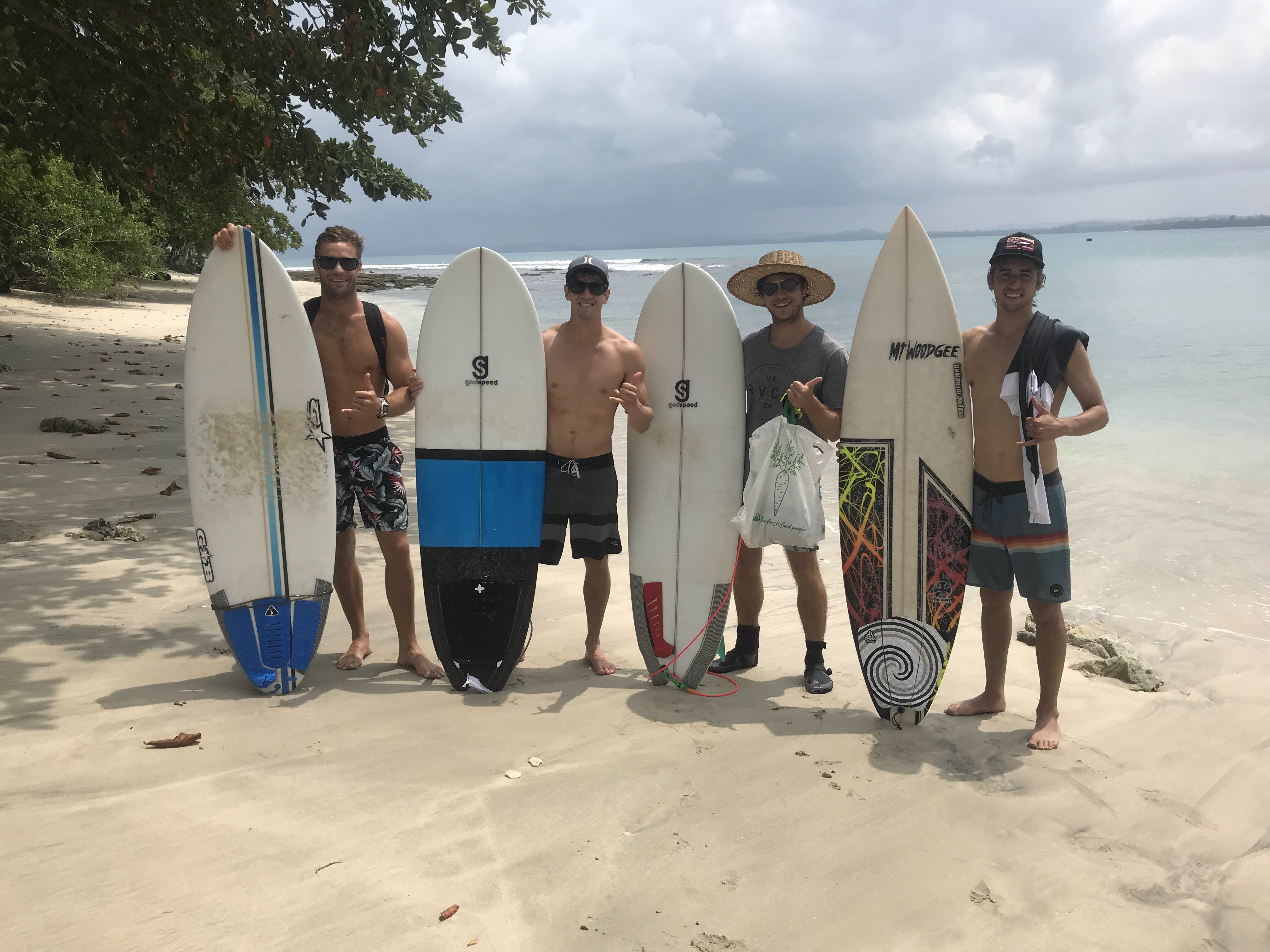 Driftwood Mentawai Surf Resort-泳池