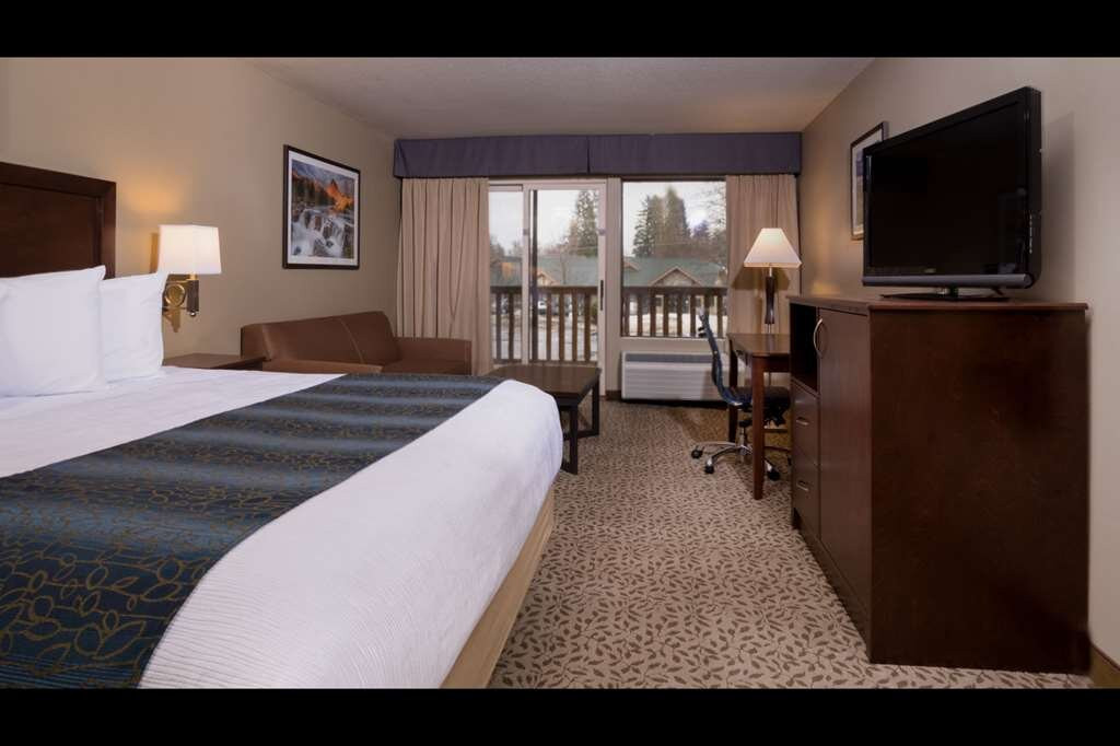 Whitefish Riverfront Hotel主图