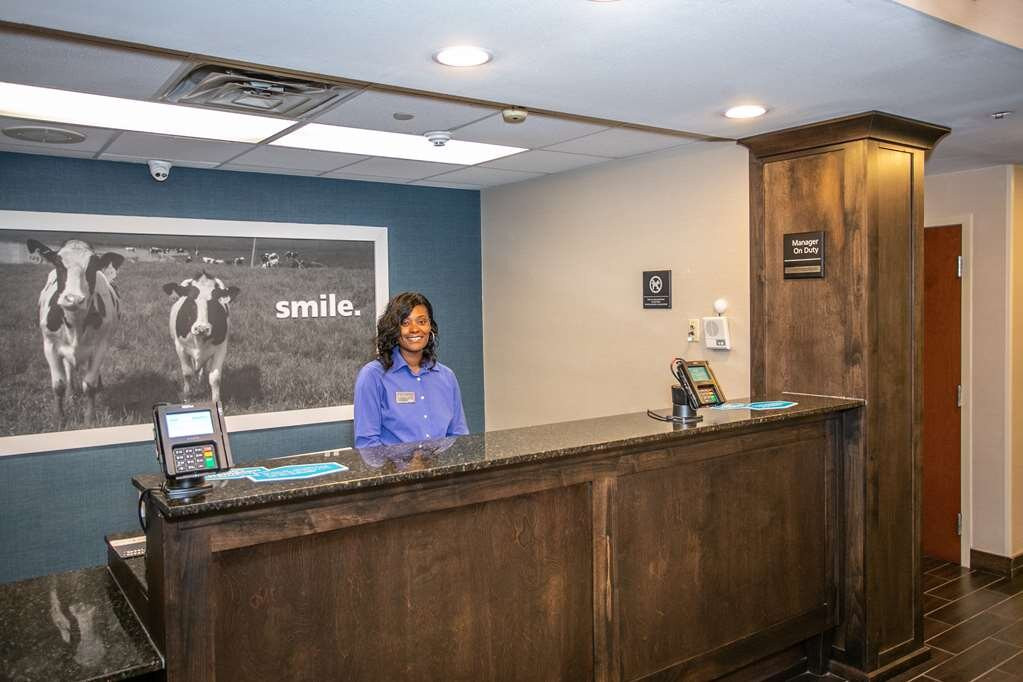 马歇尔希尔顿恒庭酒店主图