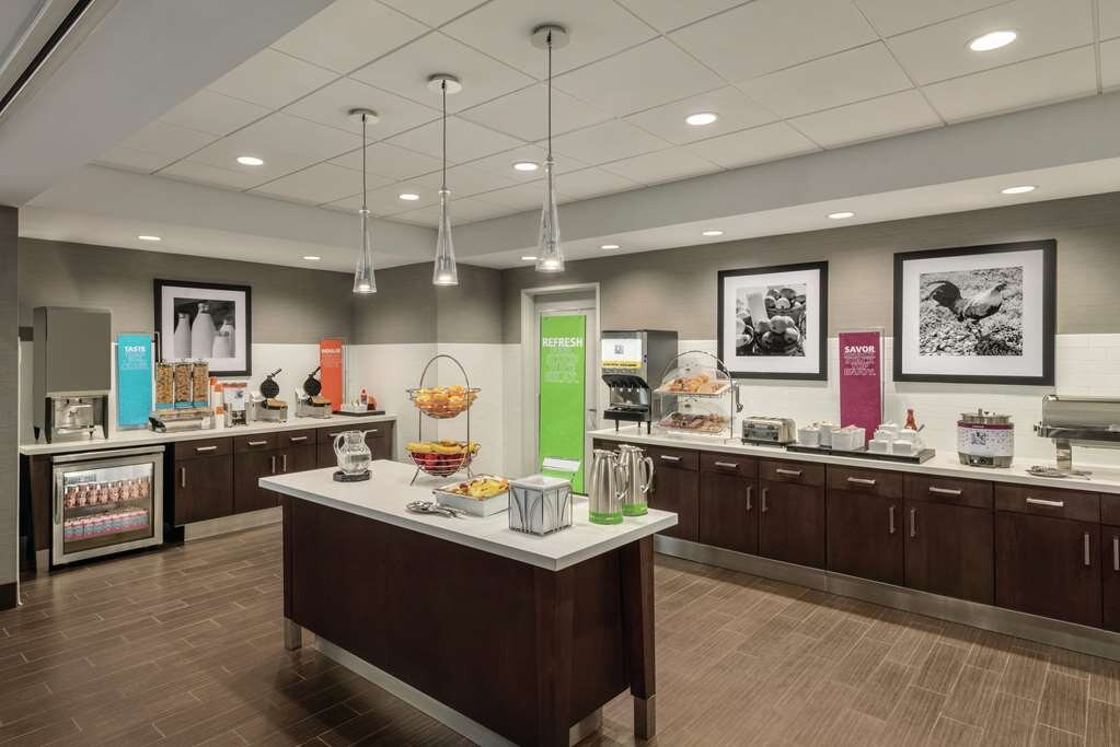 Hampton Inn By Hilton Brooklyn Park Minneapolis主图