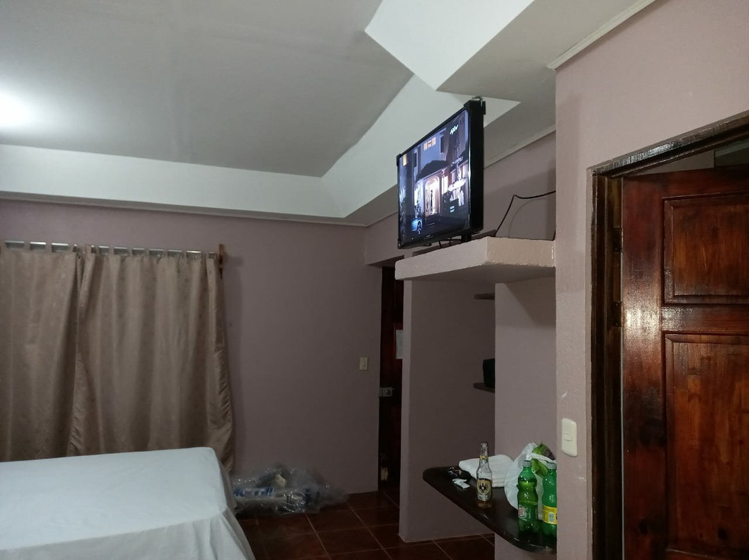 Cabinas La Colina主图