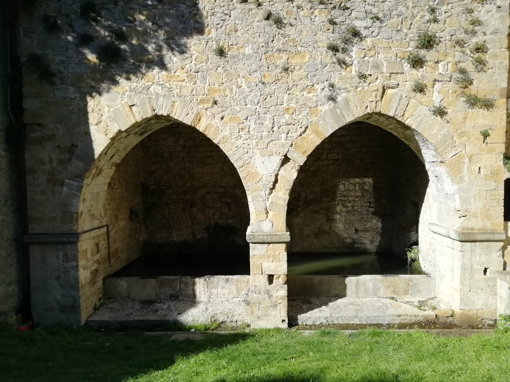 Fonte e porta san Felice-沃尔泰拉必去景点