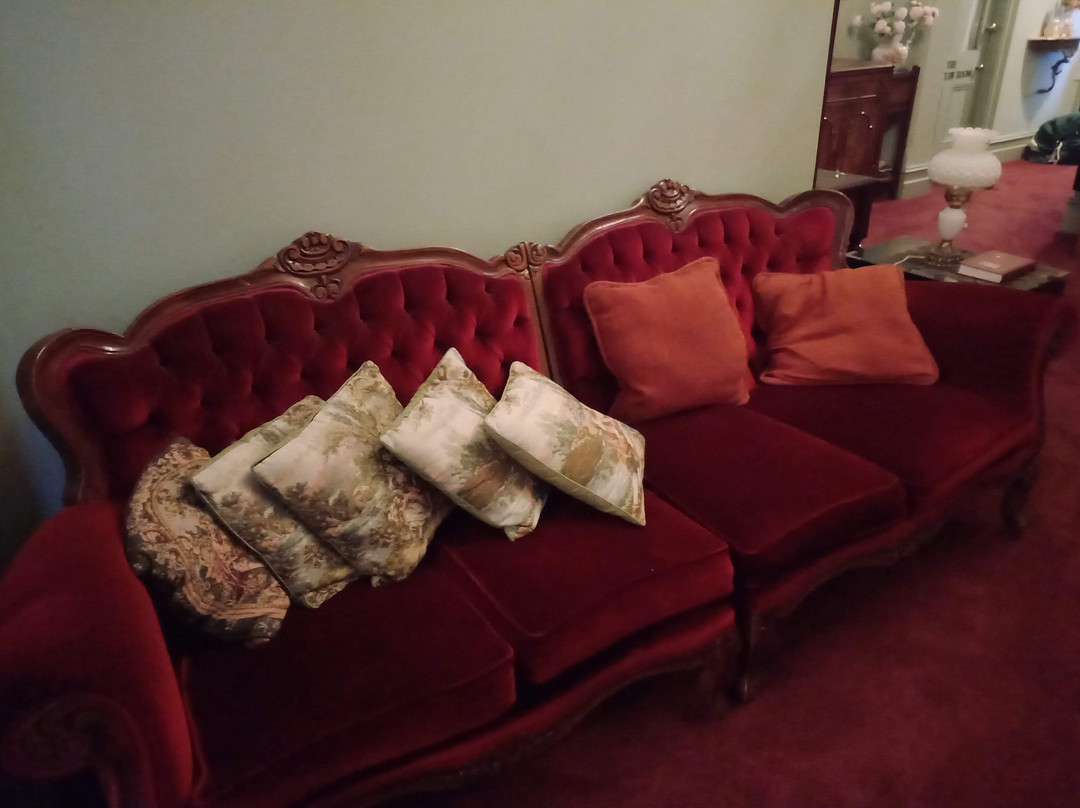 雷拉豪斯酒店主图