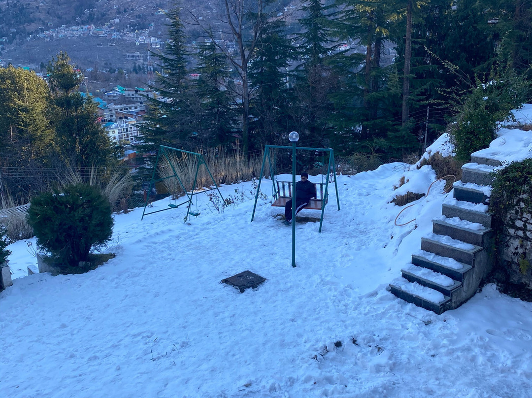 雪冠庄园酒店主图