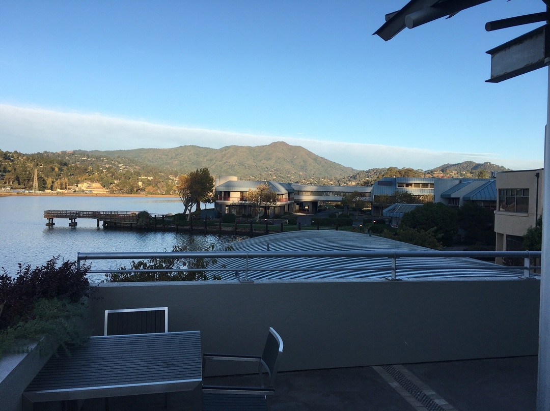 阿克瓦酒店主图