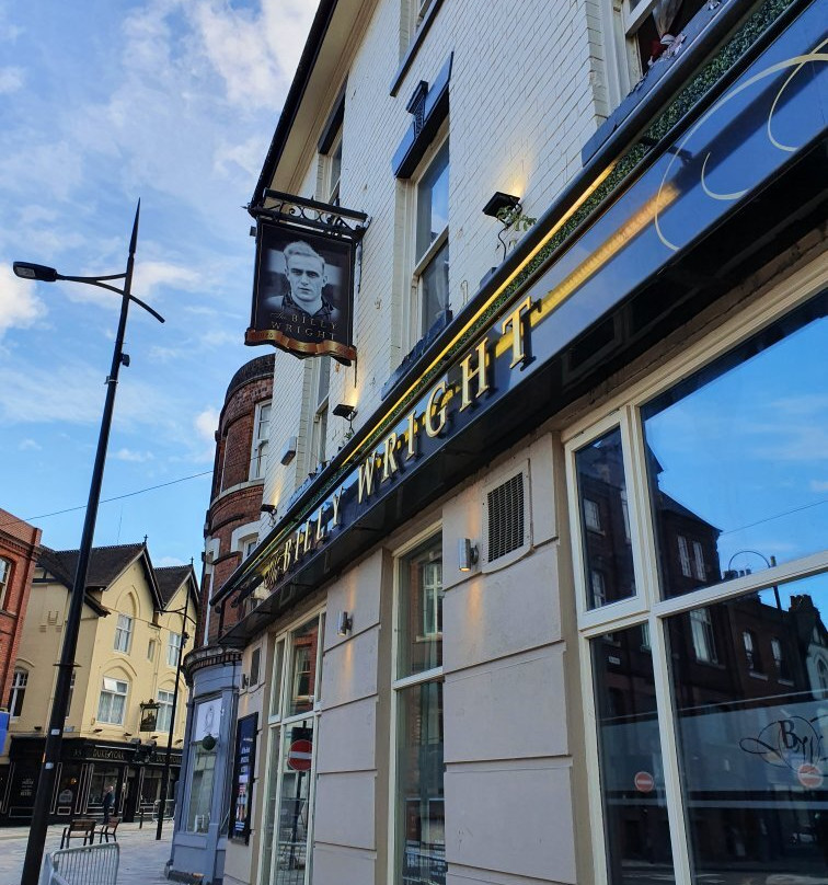 The Billy Wright-沃尔夫汉普顿必去景点