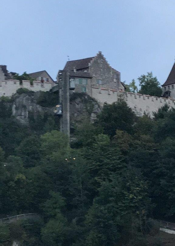 Kirche Laufen am Rheinfall景点图片