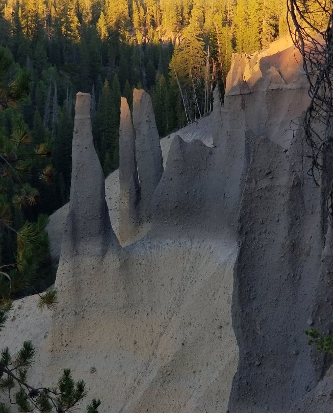 Pinnacles Overlook Hike景点图片