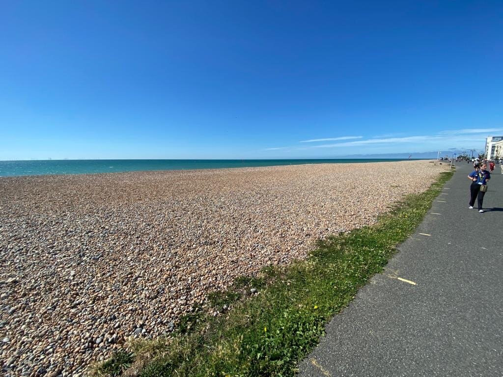 Worthing Beach景点图片