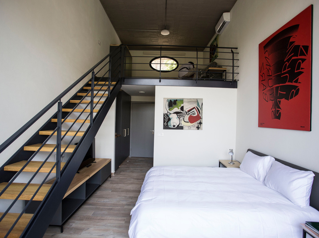 The Silk Valley主图