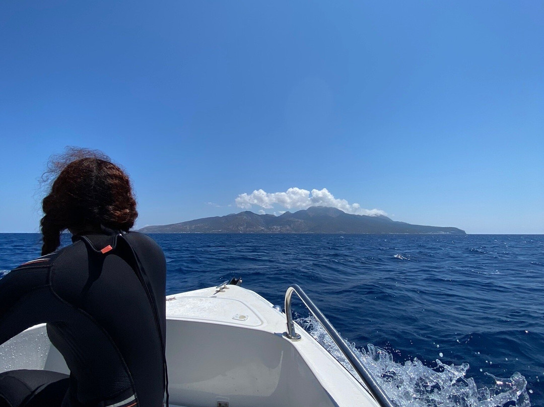 Volcano Bubbles Diving School景点图片