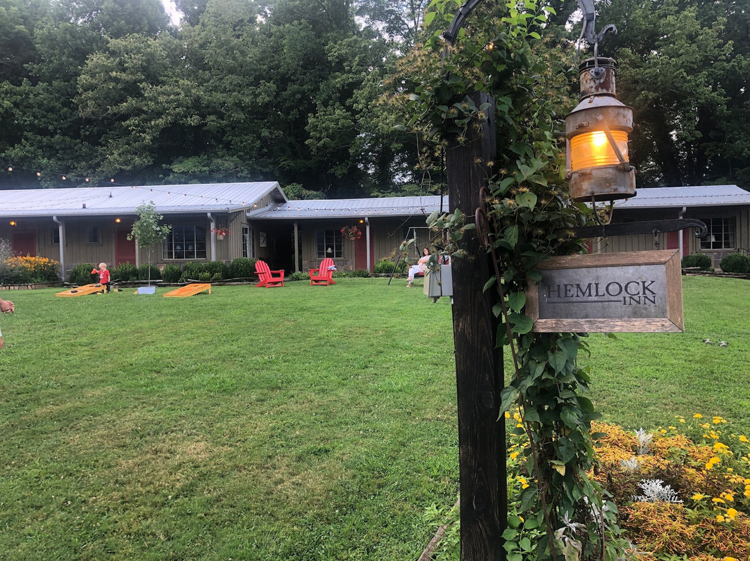 Hemlock Inn主图