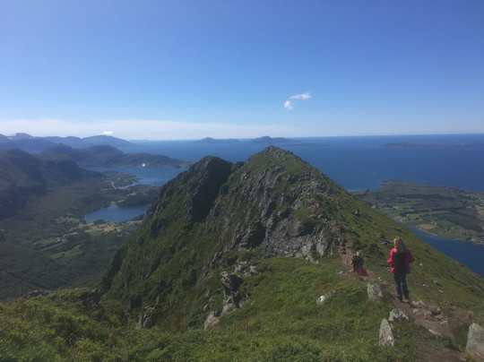 Rorsethornet to Raestadhornet-Midsund Municipality必去景点