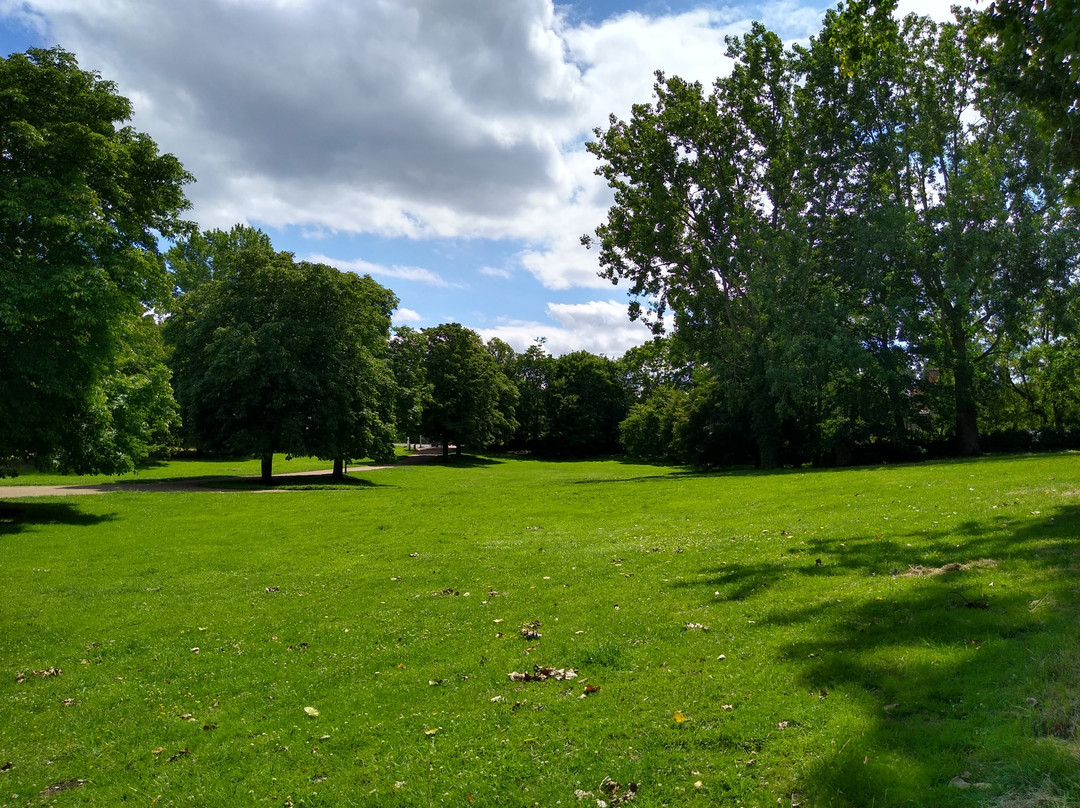 Great Linford Manor Park景点图片