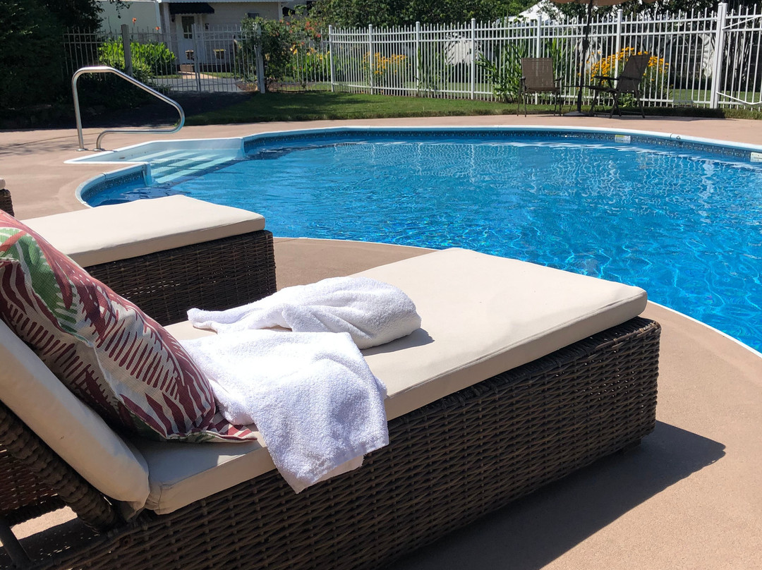 Burke Manor Inn & Pavilion主图