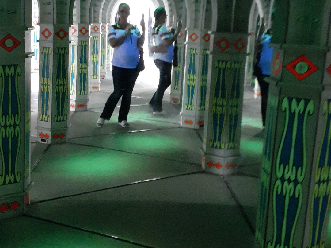 Amazing Mirror Maze-盖林柏格必去景点