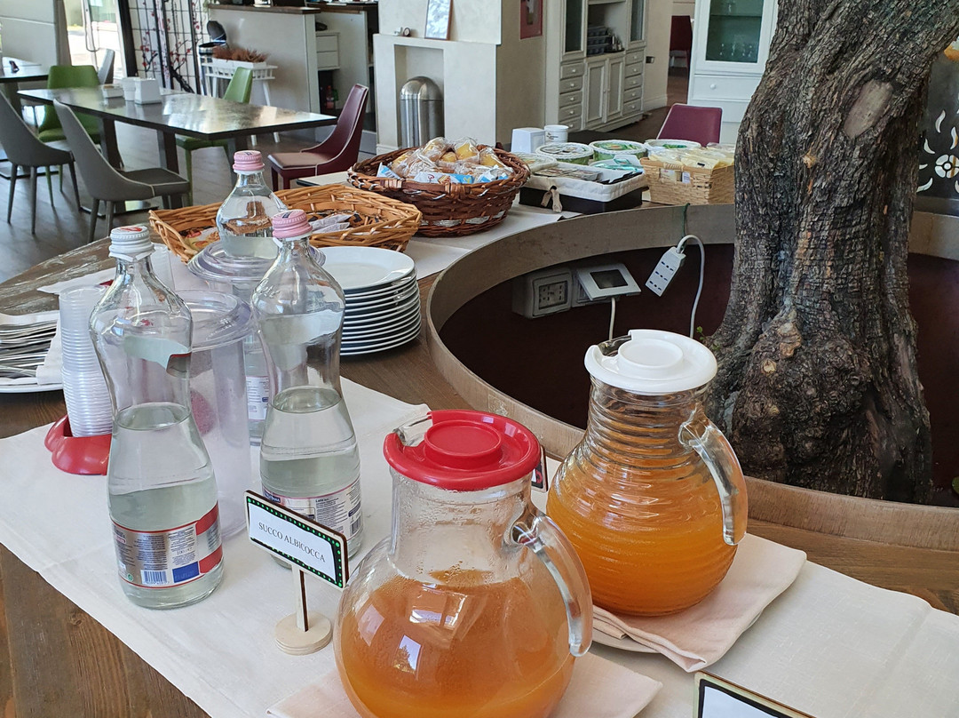 阿米奇教堂酒店主图