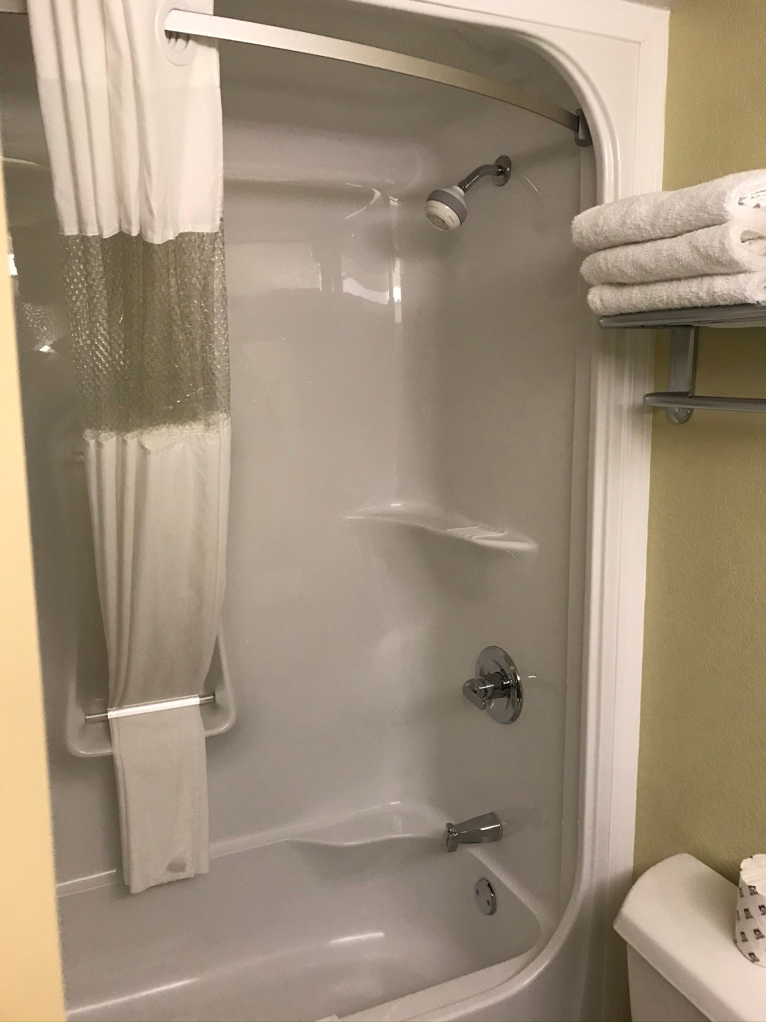 Days Inn & Suites by Wyndham Thompson-portrait
