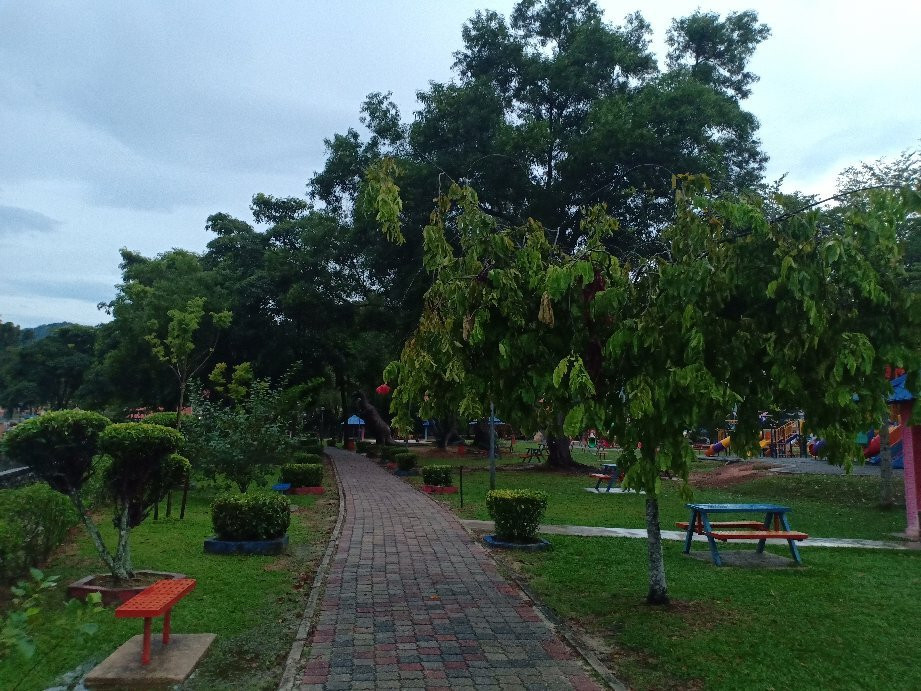 Taman Rekreasi Tasik Y-峇株巴辖必去景点