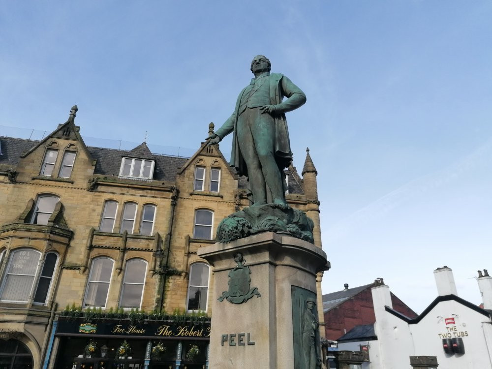 Statue of Sir Robert Peel-Bury必去景点
