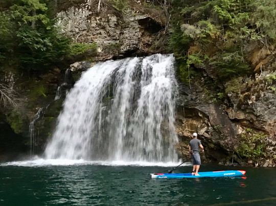 Fine Line Outfitters-雷夫尔斯托克必去景点