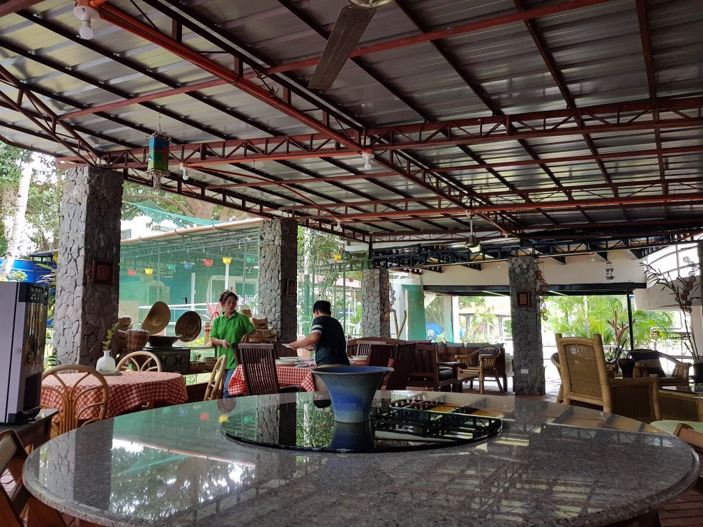 Jo and Johnny's Beach and Dive Inn主图