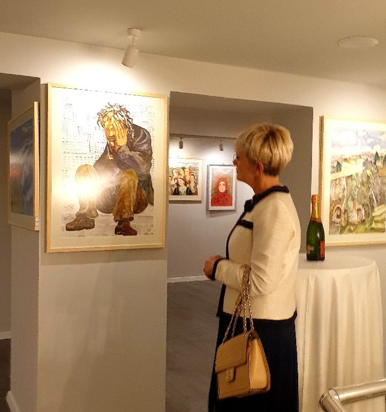 Gallery 43-地拉那必去景点