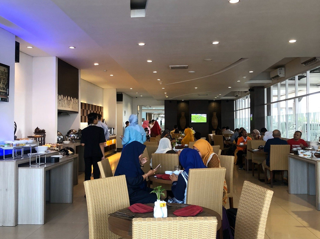 Hotel Santika Bengkulu主图