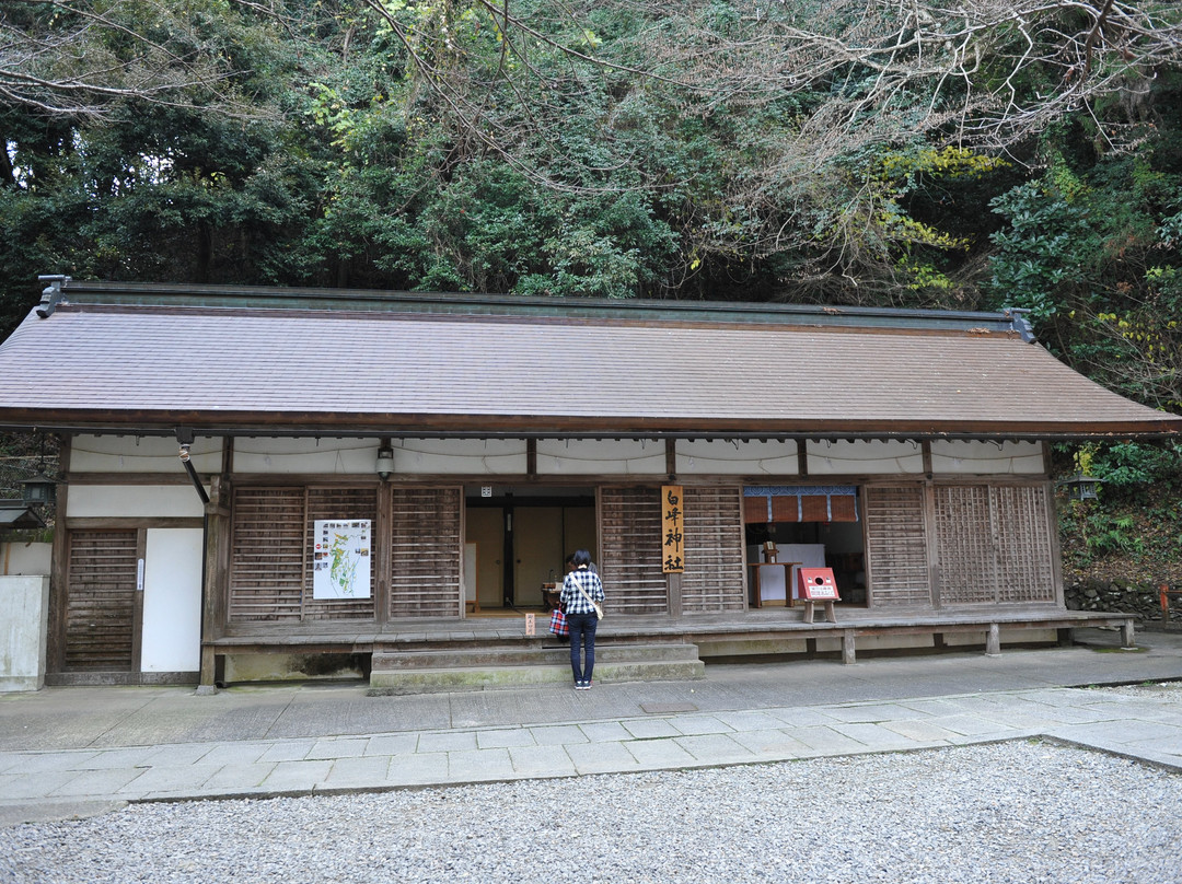 Shiramine Shrine景点图片