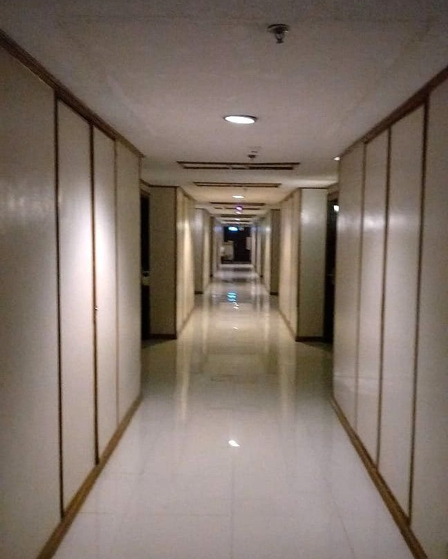 卢克广场酒店主图