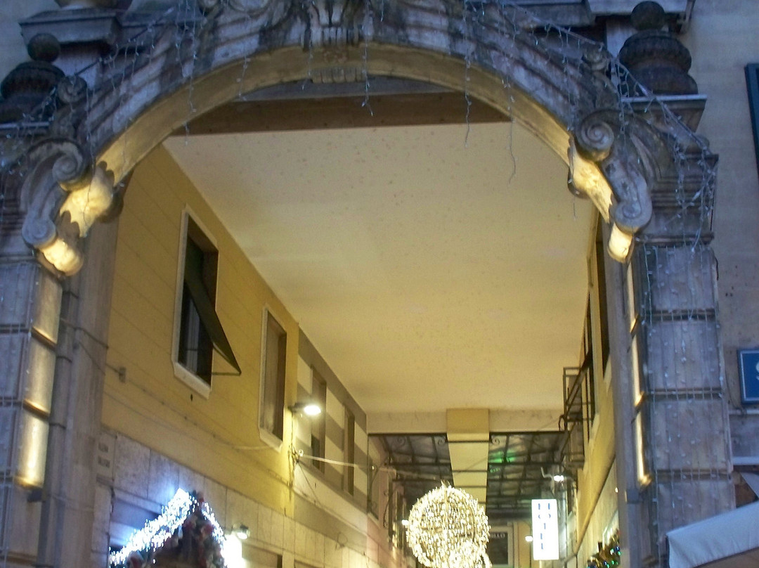 Centro Storico-拉帕洛必去景点