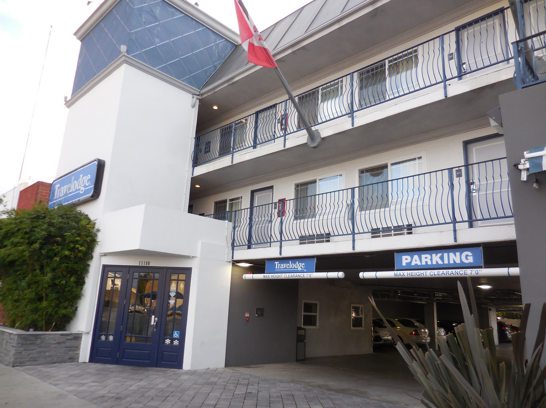 卡尔弗城旅居酒店主图