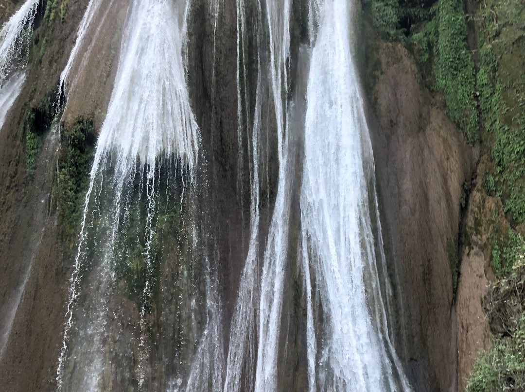 Cascada Cola de Caballo景点图片