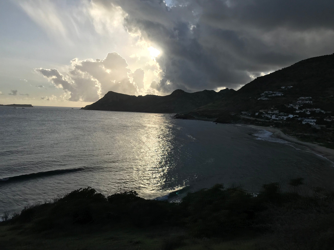 乐托尼酒店主图