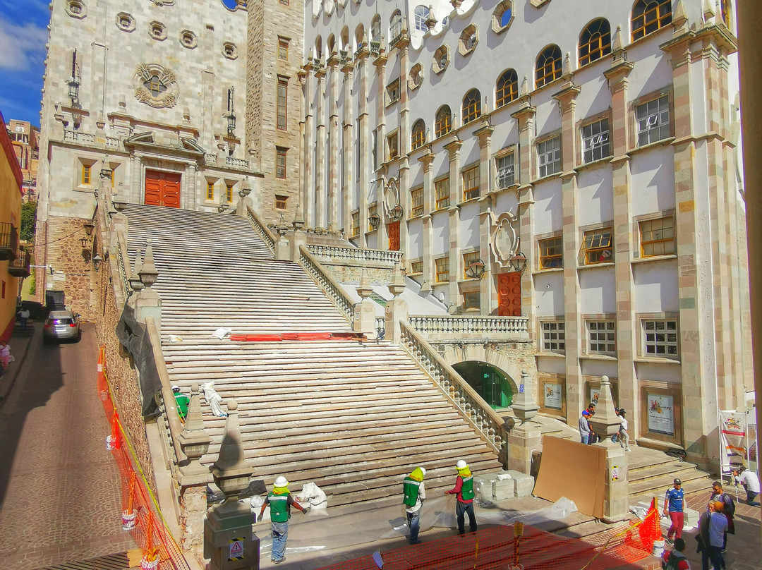 拉帕茨酒店主图