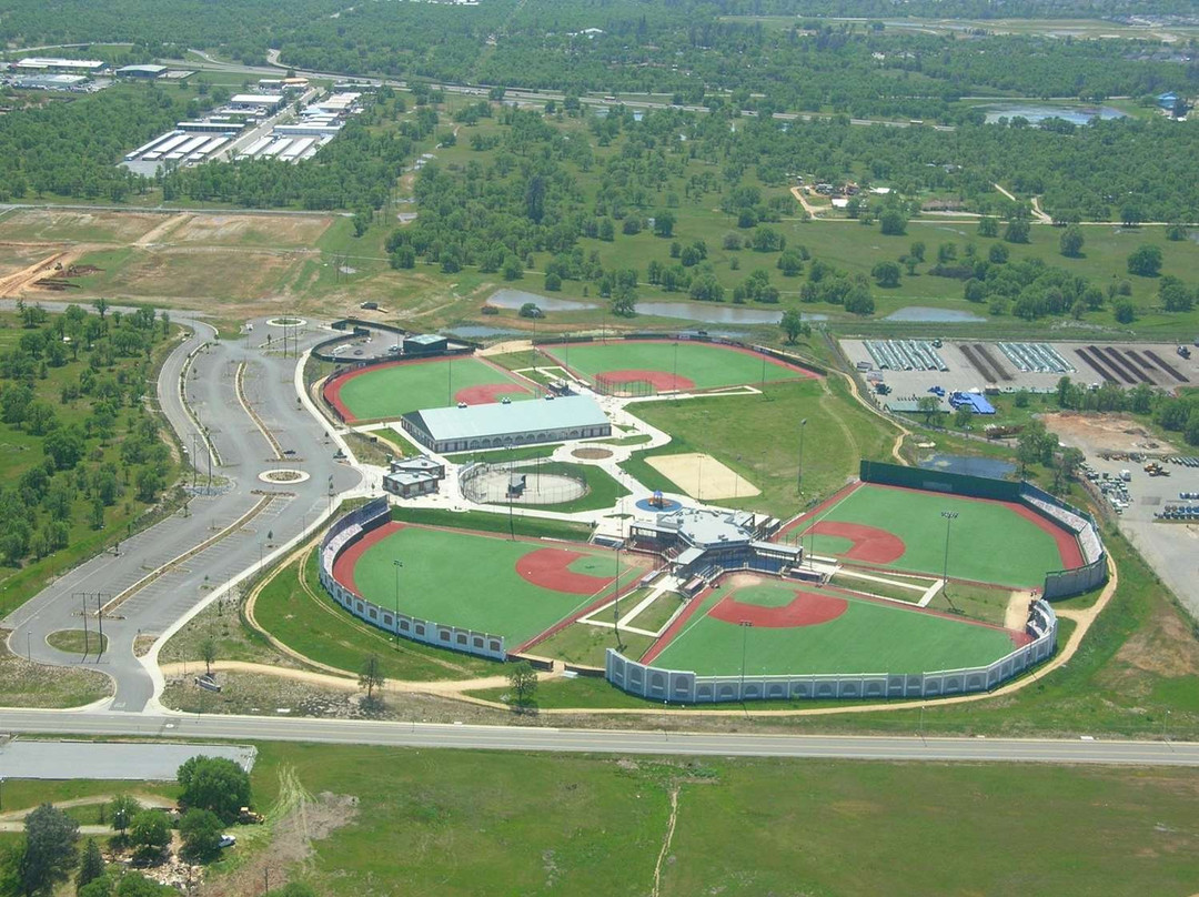 雷丁希尔顿花园酒店主图